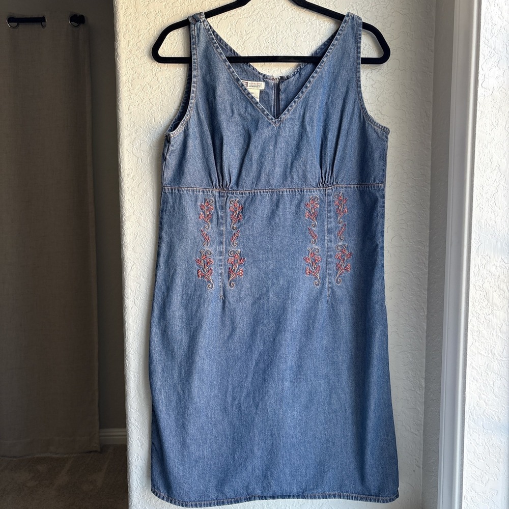 Women's Vintage 90s 14 Denim Dress Blue Embroidered V-Neck Cottage Sleeveless